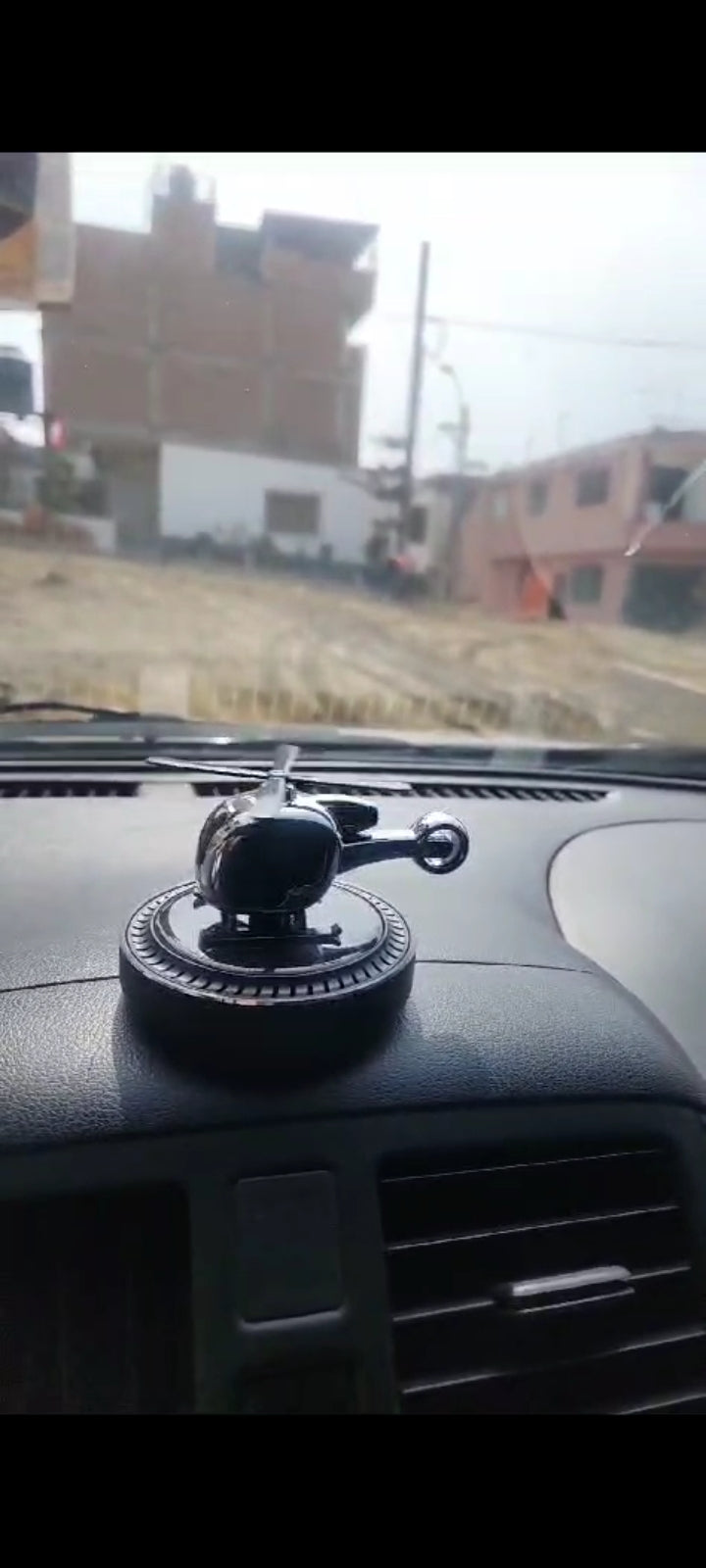 Elicoptero difusor de aromas para autos